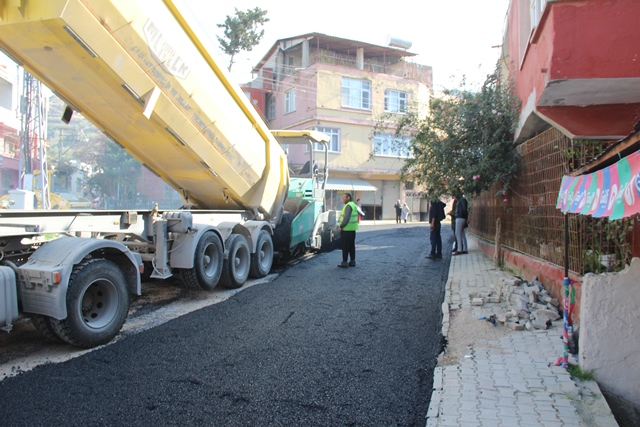 Sutaşı mahallesinde beton asfalt 