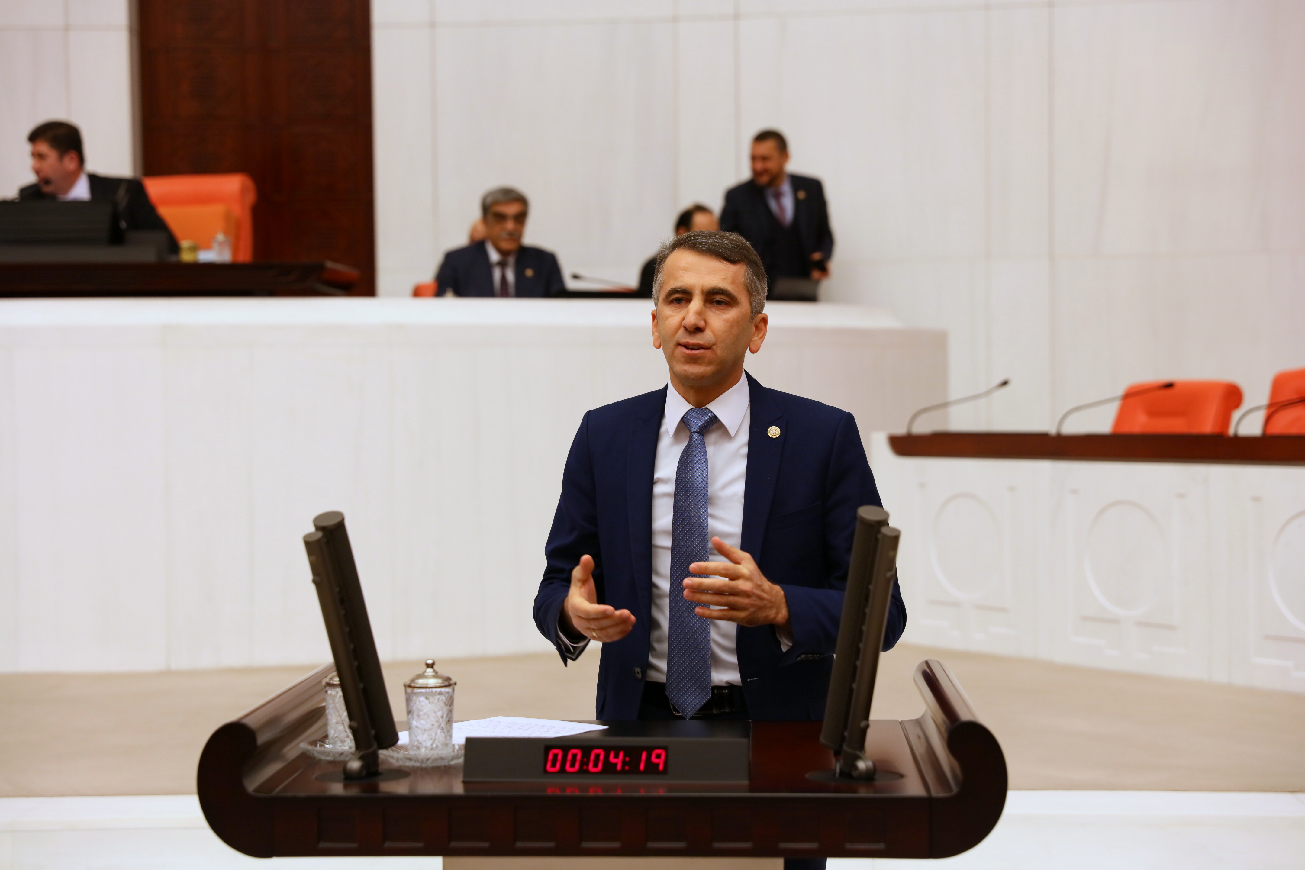 Yurtlar YURTKUR’a devredilsin