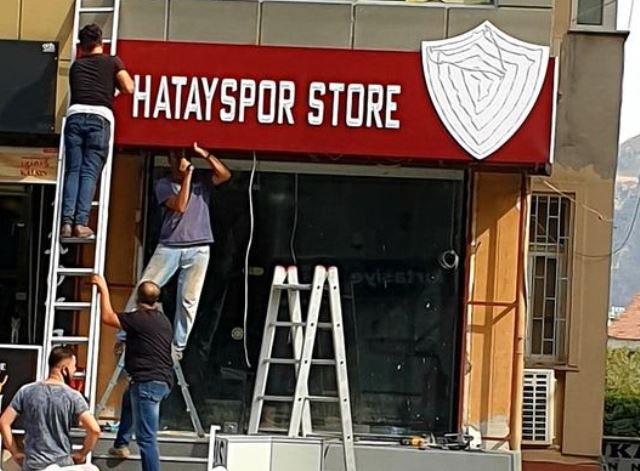 Atatürk Caddesine Hatayspor Store açılıyor