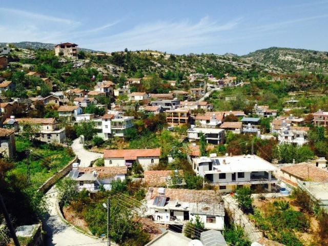 Yayladağı Yoncakaya Mahallesinden Yol İsyanı