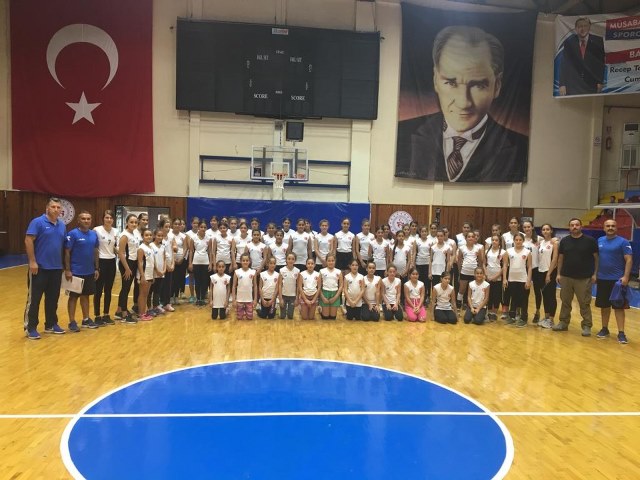 Antakya Belediyesi voleybol takımı seçmeleri yapıldı