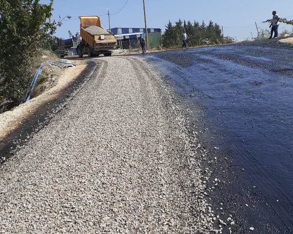 Mızraklı ve Uzunbağ da sathi kaplama çalışması