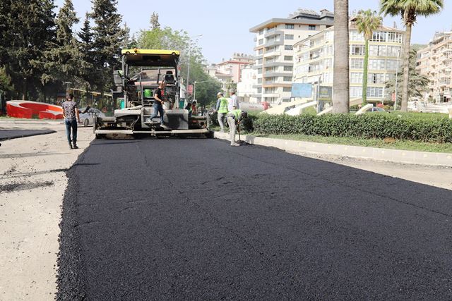 Antakya harbiye caddesi asfaltlanıyor