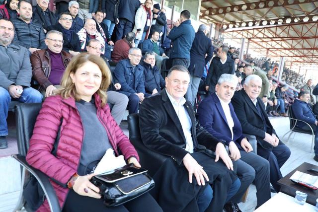 Hatayspor  Menemensporu rahat yendi