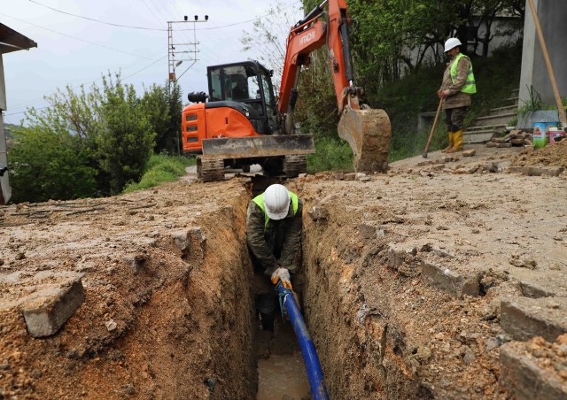 Döver de içme suyu yenileme çalışmaları sürüyor