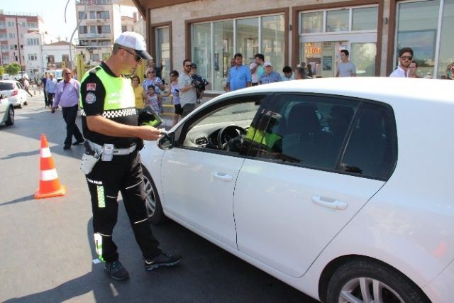 Bir haftada 3 bin 695 araç sürücüsüne ceza kesildi