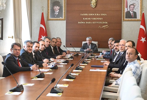 Sahipsiz Sokak Hayvanları ile ilgili belediye başkanlarıyla toplantı yaptı