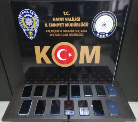 Antakya da gümrük kaçağı 15 cep telefonu ele geçirildi