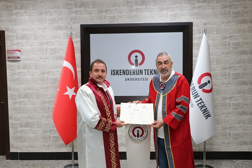 Samet Aybaba diplomasını İSTE'den aldı