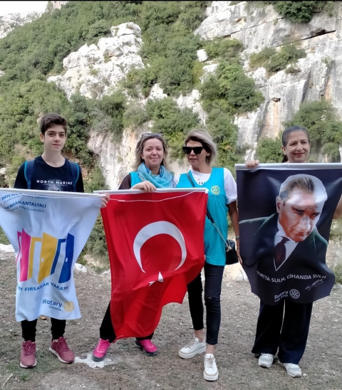 Türk Bayrağı Aşık Maşuk Tepesin de 