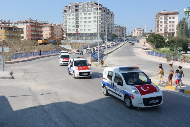 Antakya Belediyesinden Demokrasi konvoyu