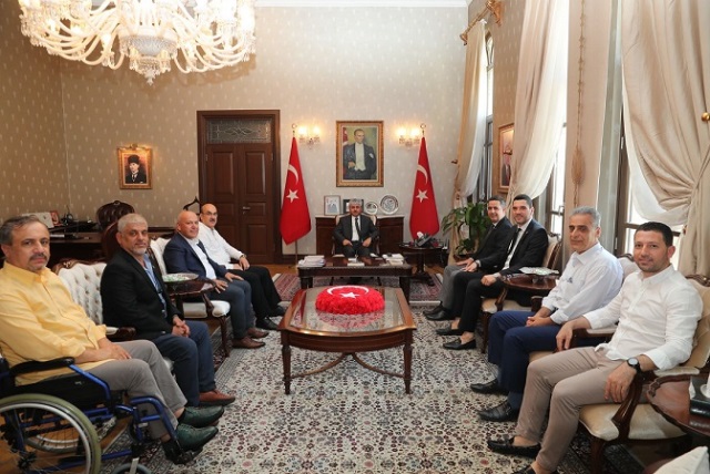 Hatay Beşiktaşlılar Derneğinden Vali Doğana ziyaret