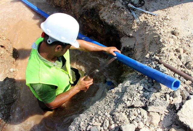 Toprakhisarda içmesuyu hattı yenilendi