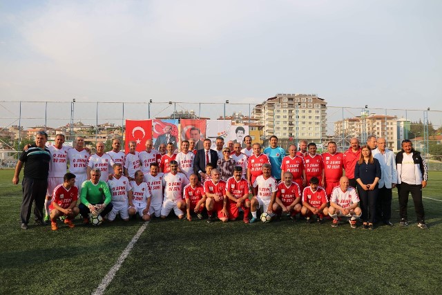 Erhan Aksay futbol turnuvası strat aldı