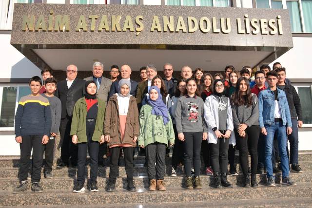 Kırıkhan da her hafta bir okulda bayrak töreni