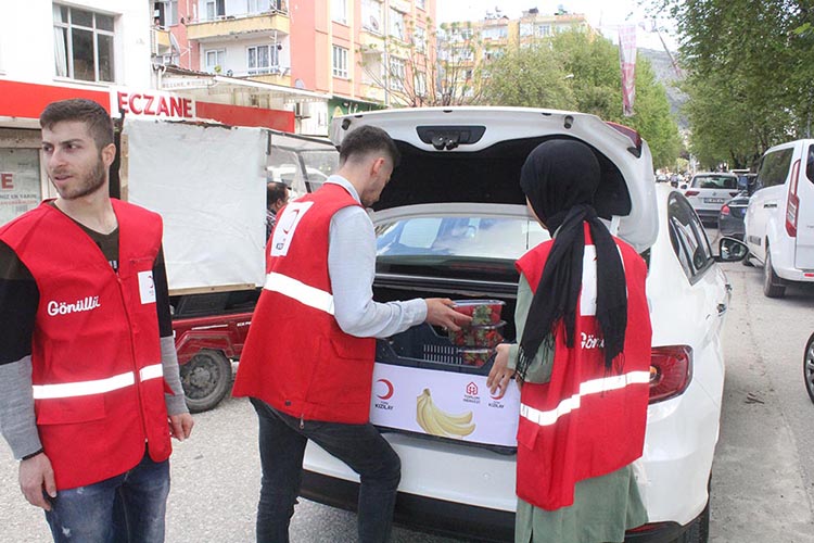 Kızılay gönüllere girmeye devam ediyor