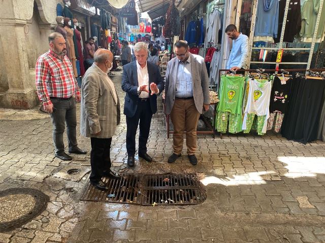 Çarşı esnafıyla sağanak yağışların etkileri değerlendirdi