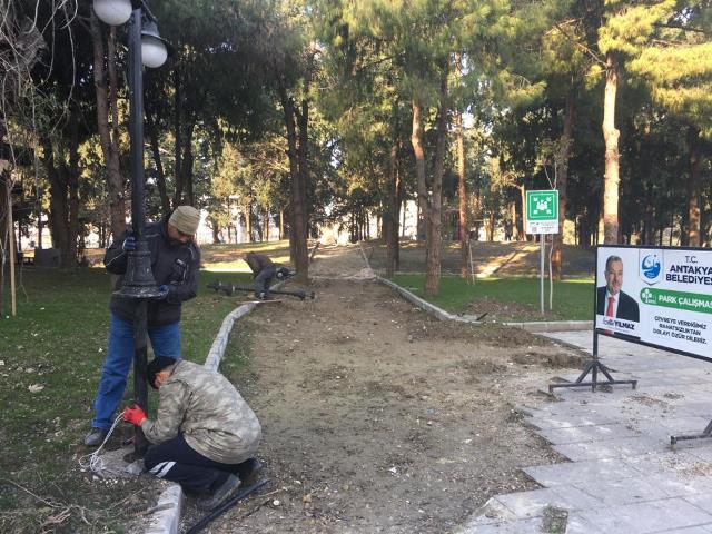 Antakya Belediyesi parkları yeniliyor