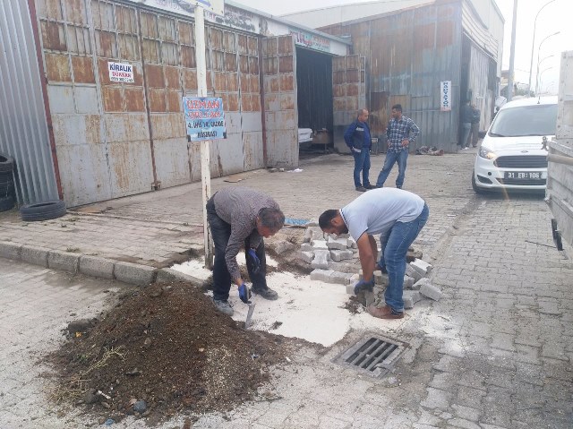 Antakya Belediyesi sanayide temizlik ve bakım çalışması yaptı