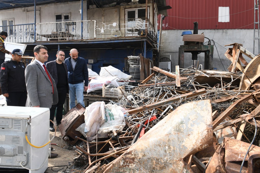 Antakya belediyesi ekipleri hurdacıları denetledi