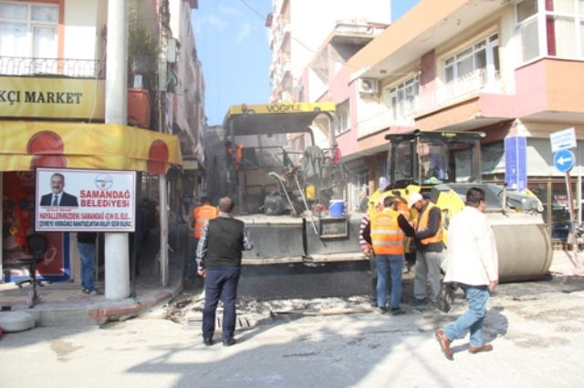 Samandağ belediyesinden çarşı merkezinde beton asfalt çalışması 