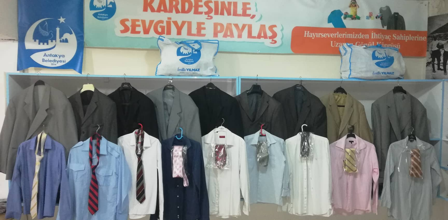 65 Yaş üzeri vatandaşlara bayramlık takım elbise 