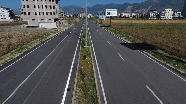 Karaağaç Uğur Mumcu caddesinde açılan yeni yolun asfalt çalışması tamamlandı