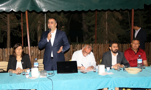 MHP il yönetimi Karlısuda iftarını açtı