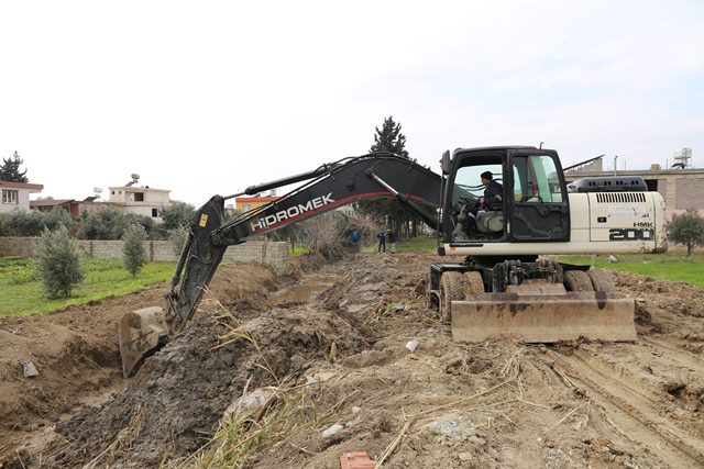 Maşukludaki dere temizlendi