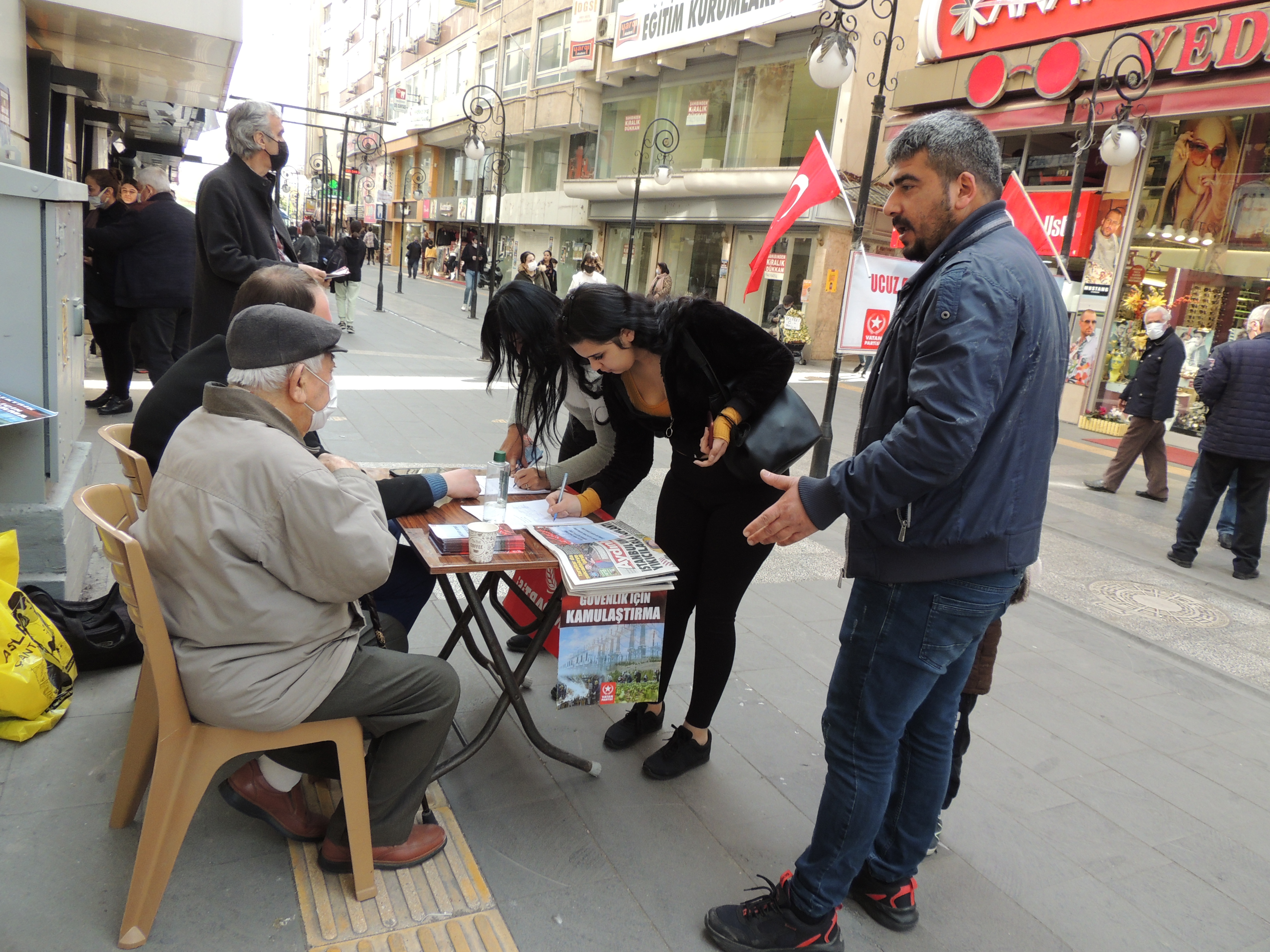 Elektrik zamları geri çekilsin imza masaları açıldı