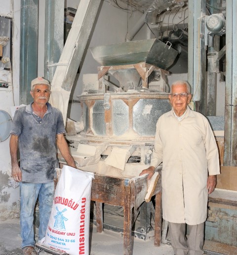 90 yıllık değirmen teknolojiye yenilmiyor