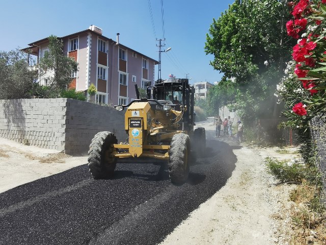 Antakya asfaltla buluşmaya devam ediyor