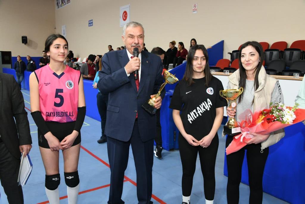 Antakya Belediyesi GSK Voleybol takımı şampiyon oldu