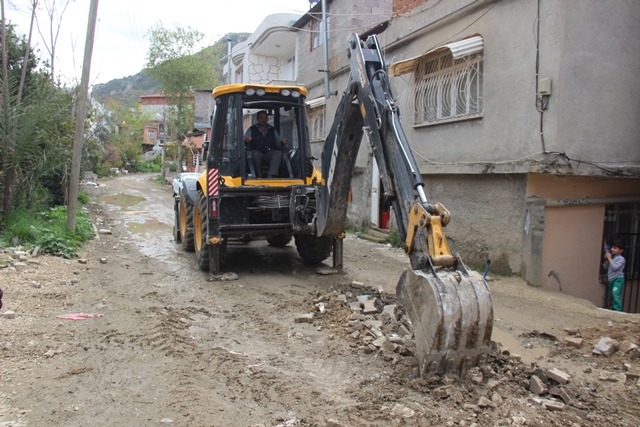 ÇALIŞMALAR DENETLENDİ  