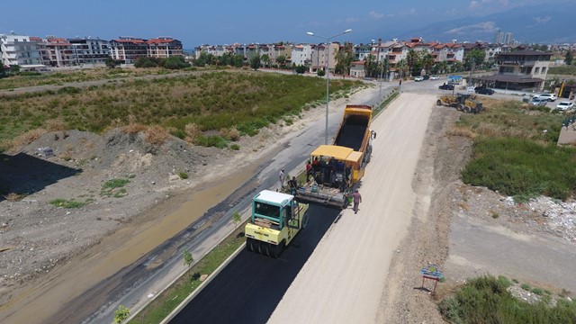 HBB Karaağaç Uğur Mumcu caddesindeki yeni yolda asfalt çalışması başlattı