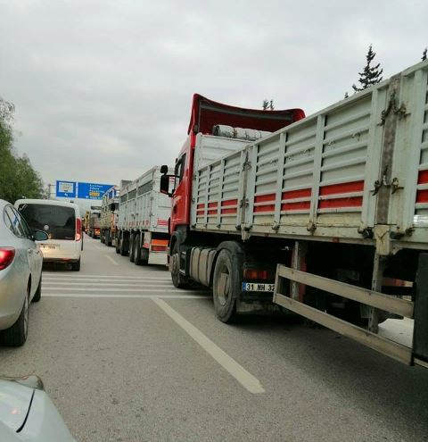 Kamyon ve TIR sürücüleri TAKOGRAFI protesto etti