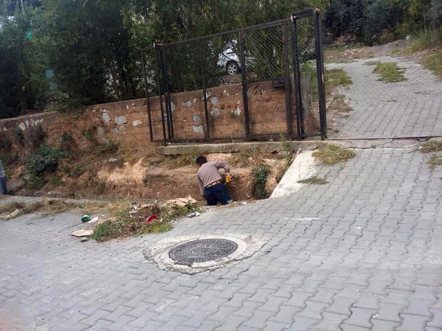 İskenderun genelinde açık kanal temizliği sürüyor