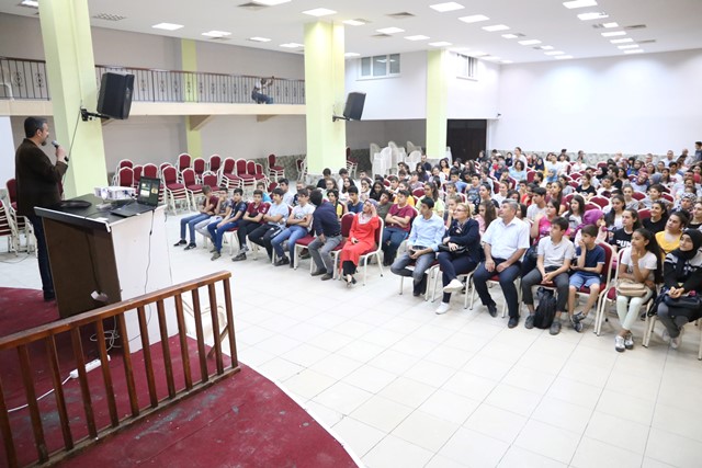 Büyükşehir öğrenci ve velilerin yanında