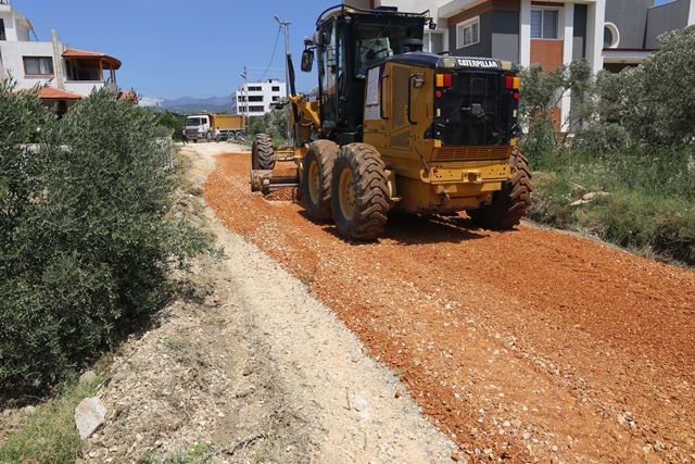 Büyükşehirin yol çalışmaları ile halkın ulaşımı kolaylaşıyor