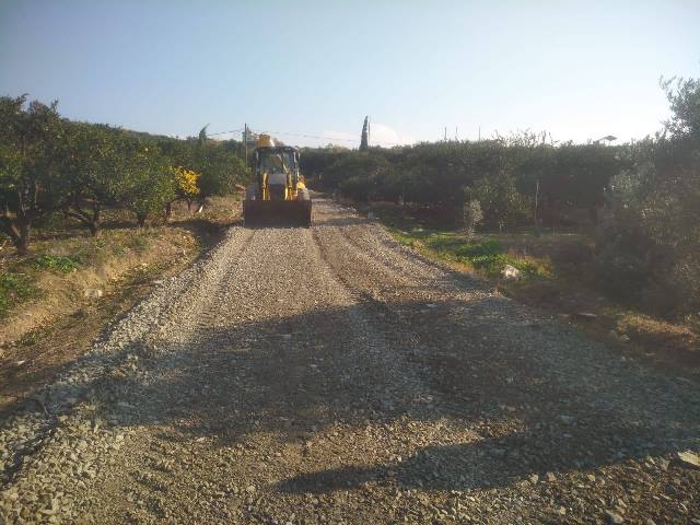 Samandağ da yol çalışmaları aralıksız devam ediyor