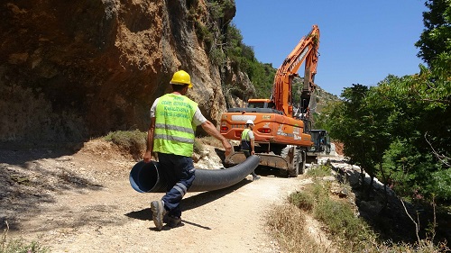 Atıksu hattı olmayan yerlere şebeke döşeniyor