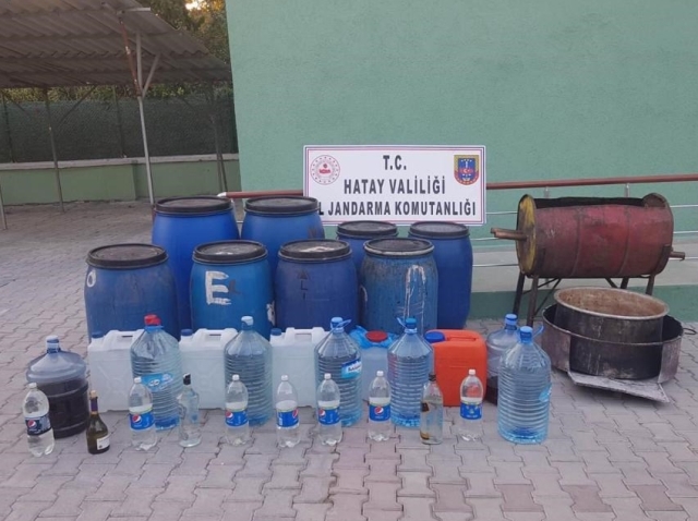 410 litre sahte içki ele geçirildi 4 kişi gözaltına alındı