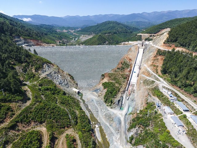 Hatay da büyük yatırımlara imza attık