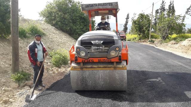 Açıkdere mahallesinde yol iyileştirme çalışmaları