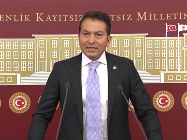 Elinizi vatandaşlarımızın üzerinden çekin