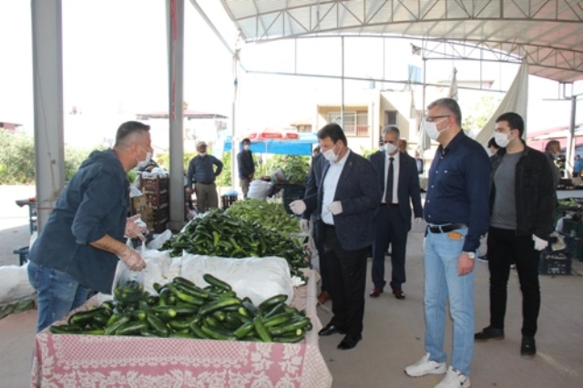 Samandağ da semt pazarı yeniden kuruldu vatandaşın da esnafın da yüzü güldü