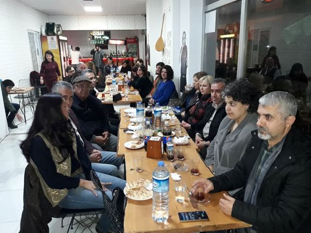 Ardaze Kafe de sanat ve edebiyat buluşması