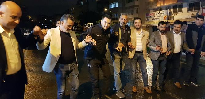 Kavga ihbarına giden polise kutlama sürprizi