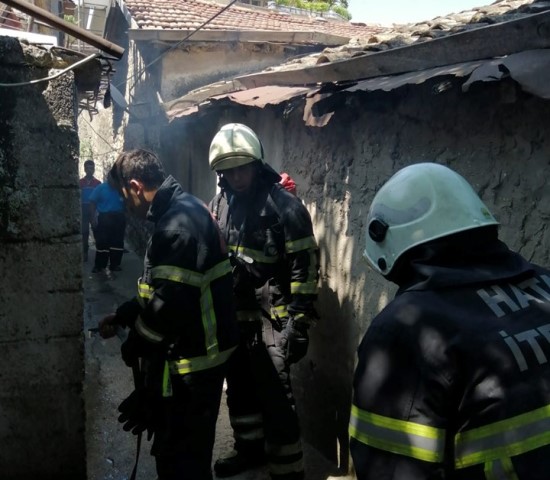 Antakya da bir eve ait depoda yangın