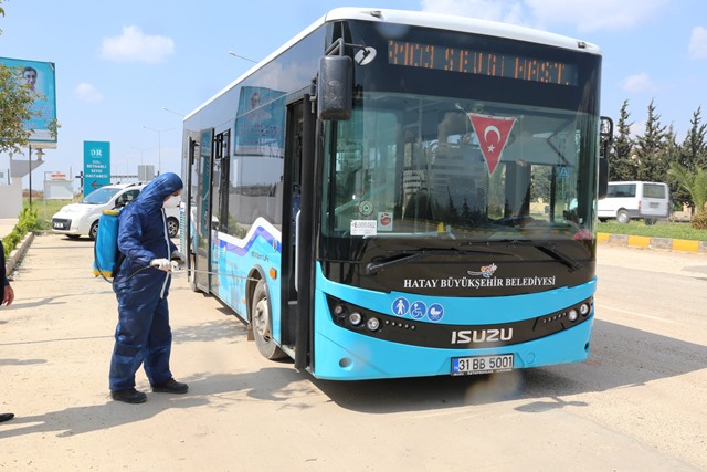 Toplu taşıma araçları dezenfekte ediliyor